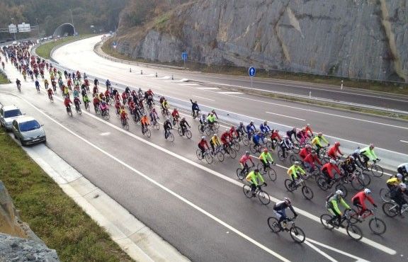 La marxa lenta ciclista a l'altura de Sant Quirze