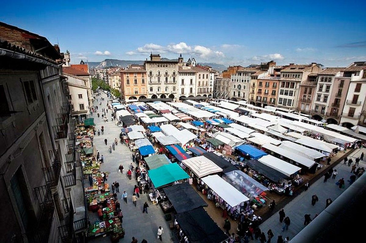 El mercat de la plaça de Vic, en una foto d'arxiu