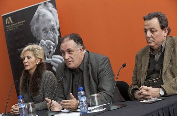 Anna Maria Carbonell, Joan López i Lluís Vila d'Abadal, aquest matí a la presentació de la Temporada Internacional de Música de Vic.