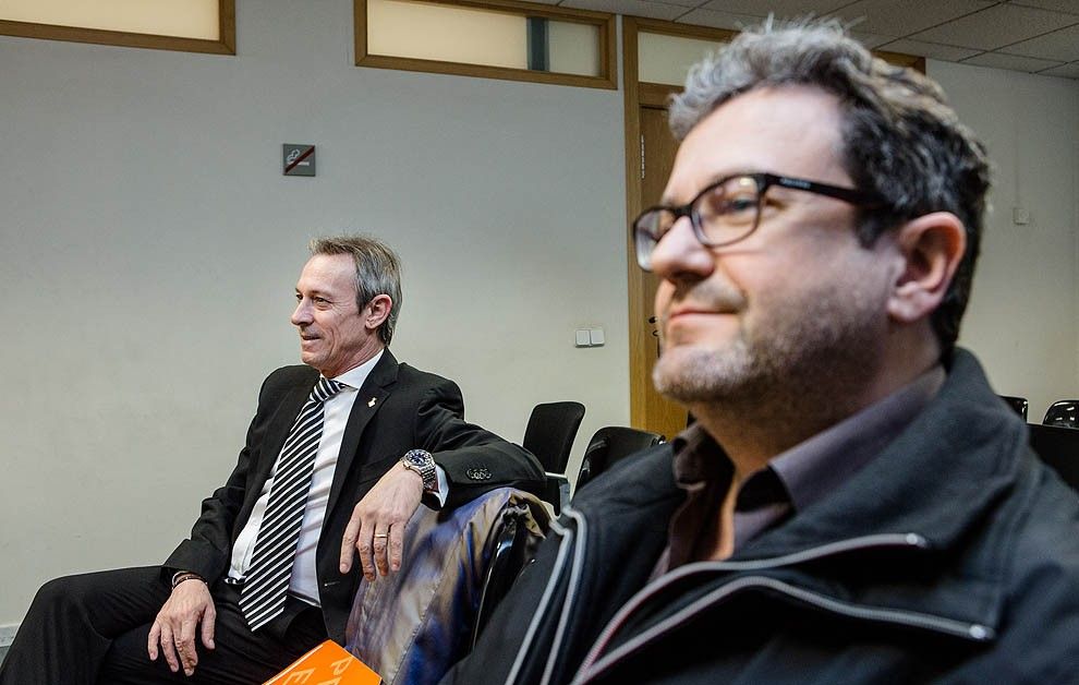 Josep Anglada i Joan Carles Fuentes moments abans de començar del judici.