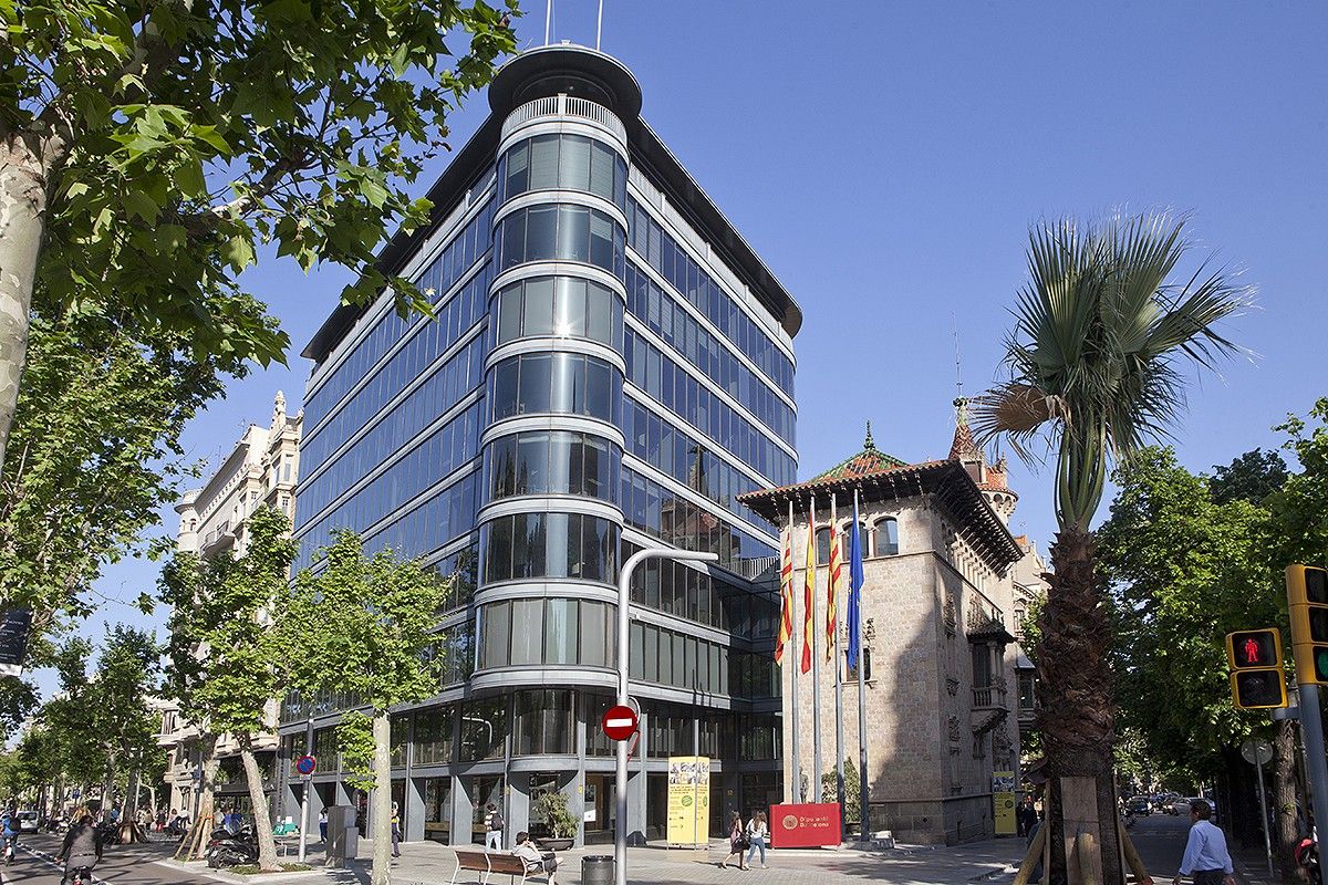 Edifici Can Serra de Barcelona. El nou programa promou la contractació de petites i mitjanes empreses