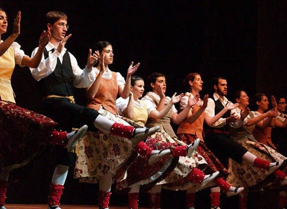 Mostra de danses dels Països Catalans a Taradell