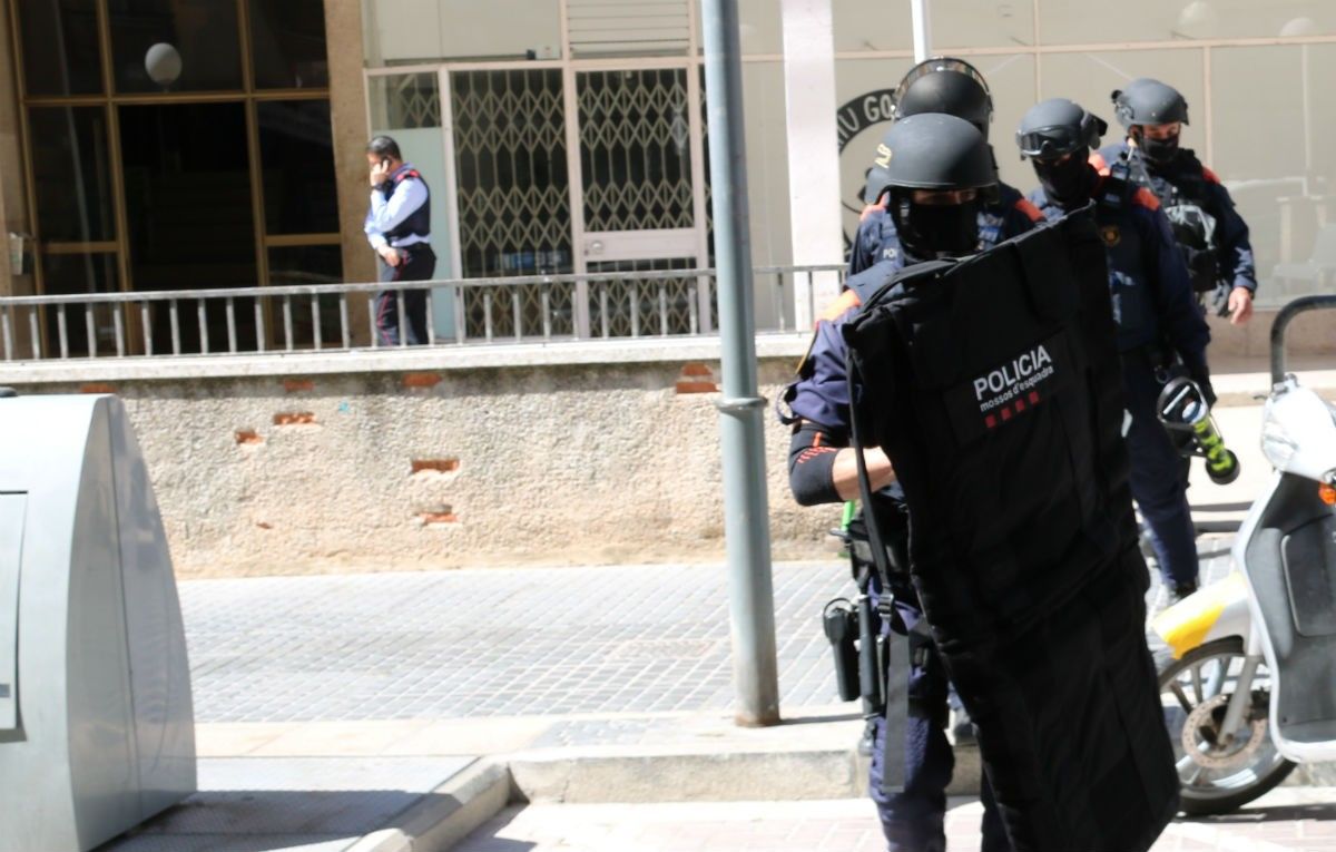 Alts càrrecs dels Mossos asseguren no reconèixer la veu dels agents presents en l'atac racista al Bages