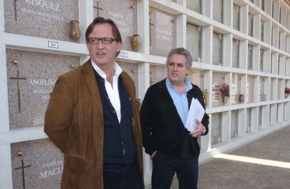 Josep Maria Vila d'Abadal i Toni Serrat, a l'ampliació del cementiri