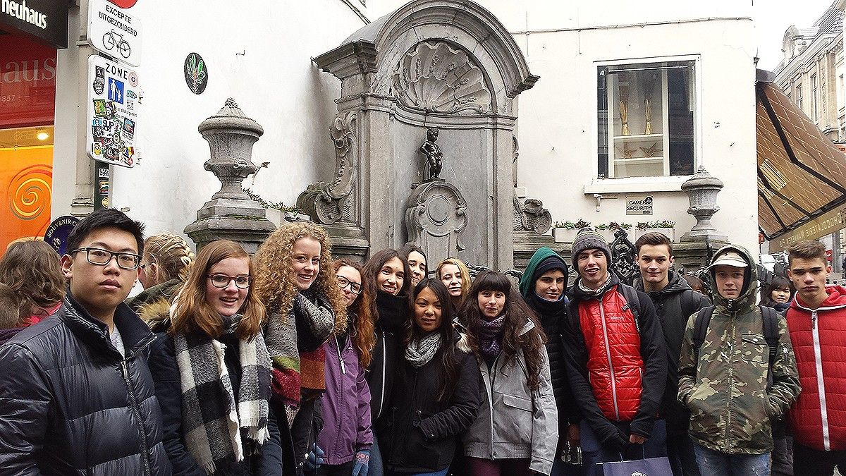 Alumnes catalans i belgues a Brussel·les