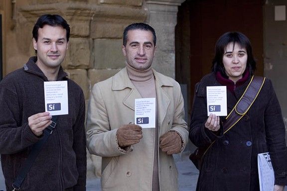 CiU, ERC i CUP demanen, tots junts, el vot dels vigatans per la independència
