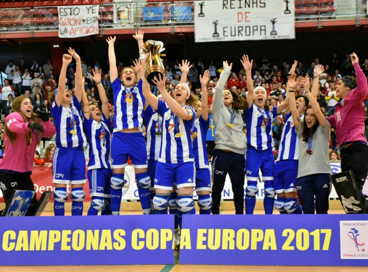 Les jugadores del CP Voltregà, celebrant la Copa d'Europa