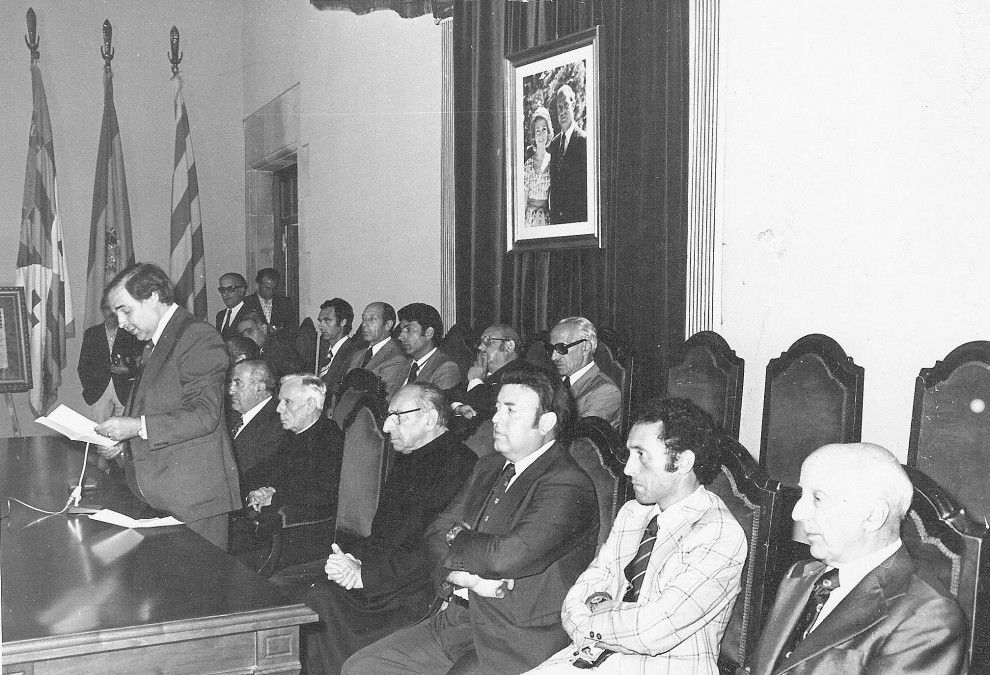 Antoni Maria Sadurní a la conferència Balmesiana, l'any 1975.