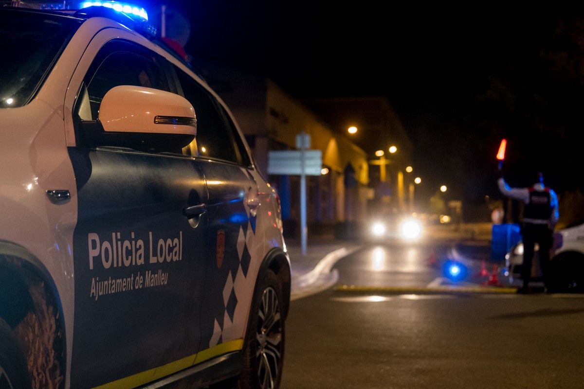 Control conjunt de Mossos i Policia Local a Manlleu