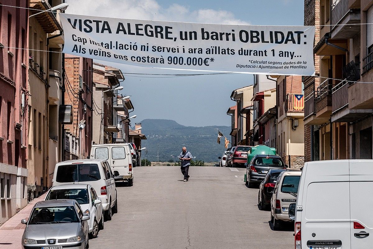 Els veïns de Vista Alegre reclamen una passera per a vehicles durant les obres del pont de Can Molas.
