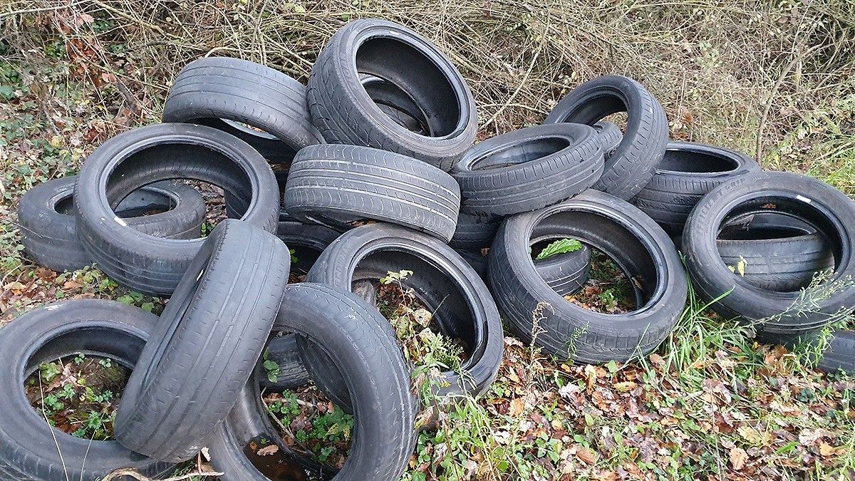 Els pneumàtics abocats il·legalment a Vilalleons