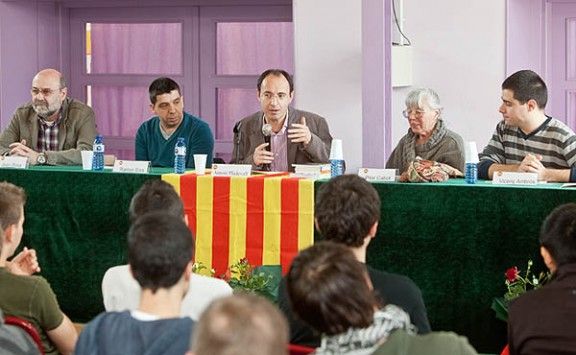 Joan Roca, Ramon Erra, Pilar Pabot i Vicenç Ambrós, han presentat els seus llibres a l'Institut de Vic.