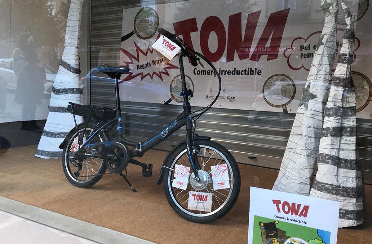 La bicicleta elèctrica plegable urbana que se sorteja en la campanya de Nadal de Tona