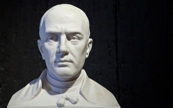 Bust de Jacint Verdaguer exposat a la Casa Museu del poeta a Folgueroles.