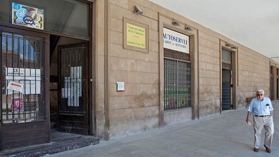 El passat dimarts es va formalitzar la compravenda de l’històric edifici on tenia la seu la Cooperativa Mútua de Pa  i Queviures.