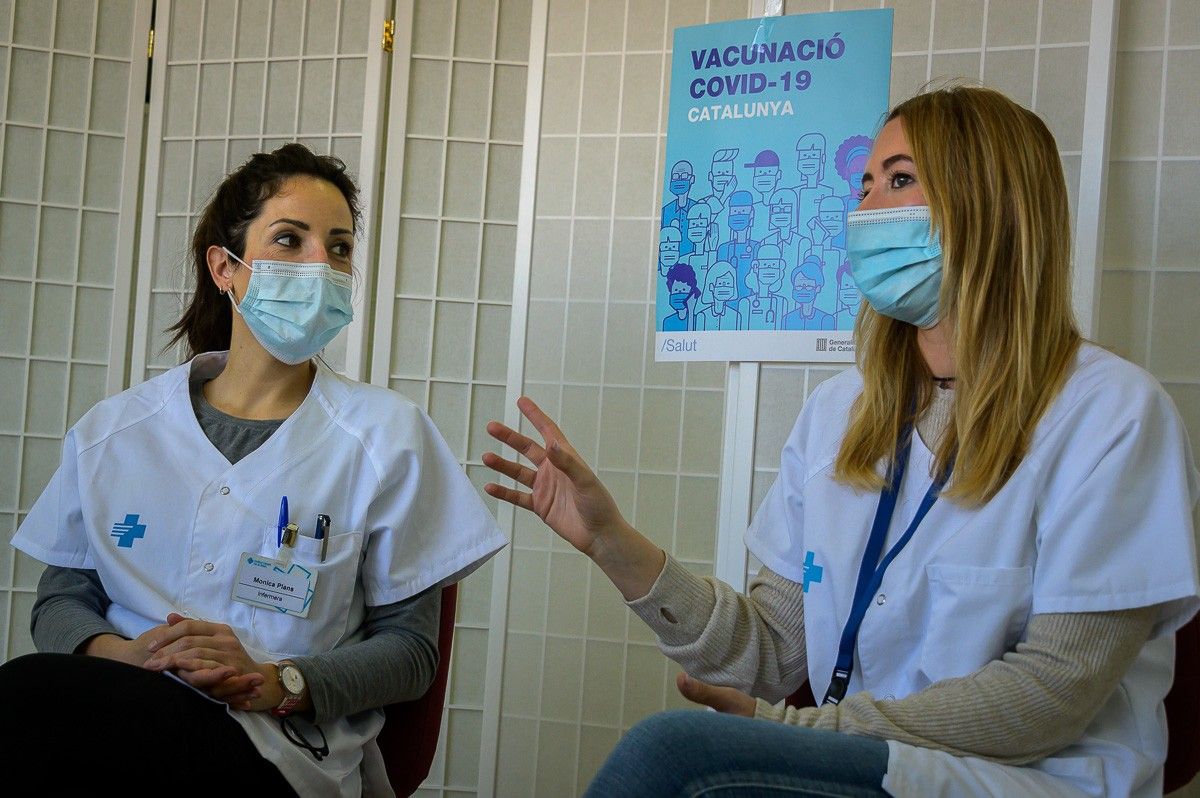 Mònica Plans i Raquel Comellas, responsables de la vacunació contra la Covid-19 a Osona