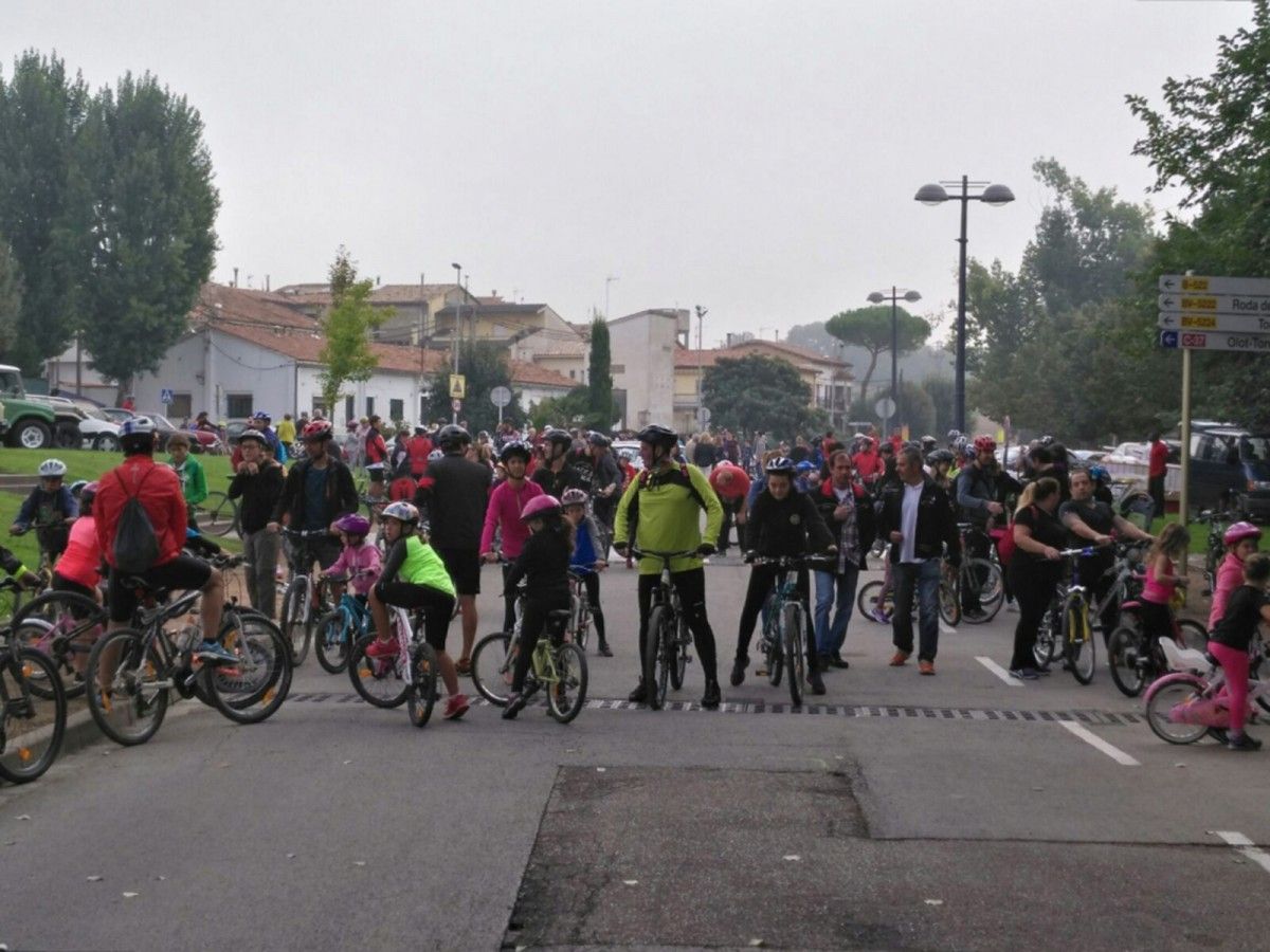 Els participants a la pedalada
