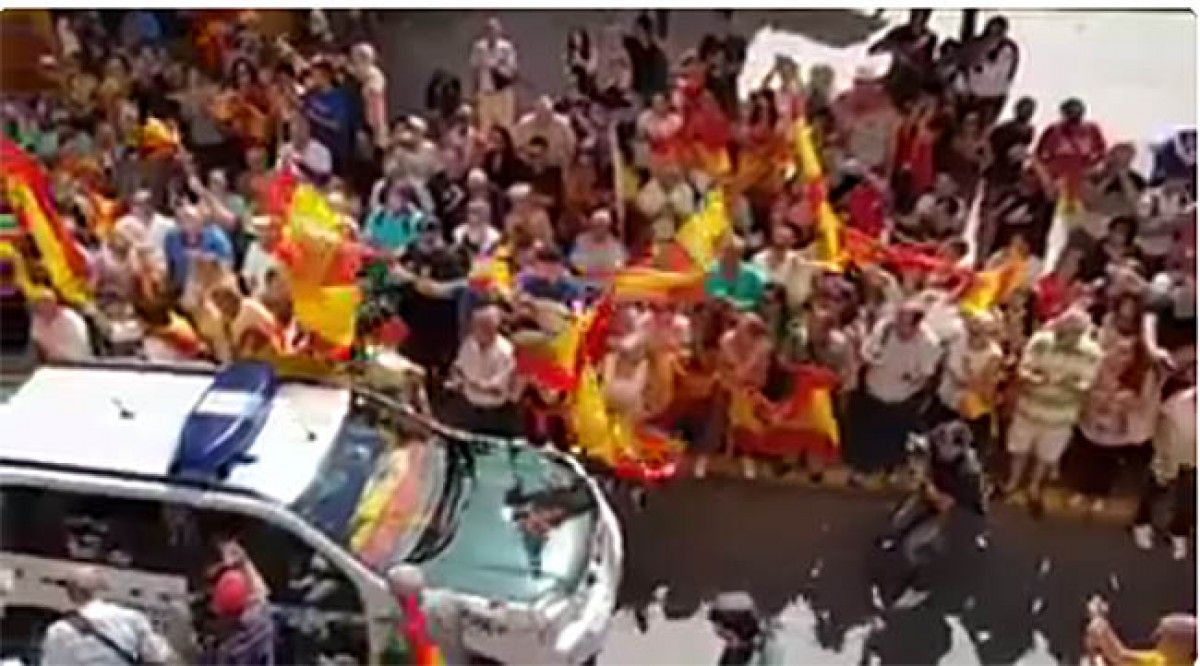 Centenars de persones concentrades a Huelva