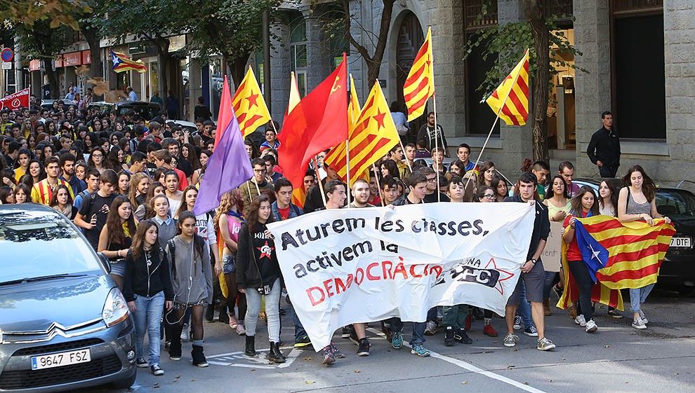 La manifestació d'estudiants al carrer Verdaguer