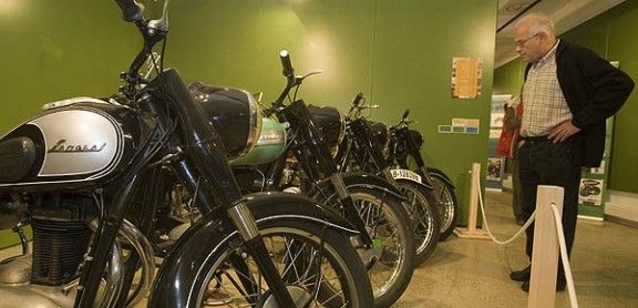 L'exposició de motos Sanglas al MIT de Manlleu es va inaugurar el passat dissabte.