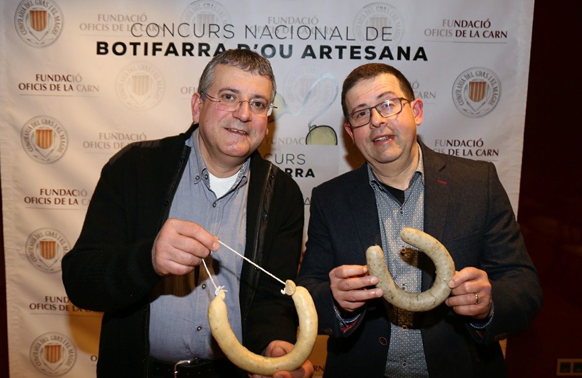 Josep Saborit i Agustí Vives amb les seves botifarres d'ou
