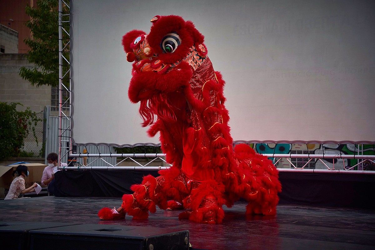 El drac xinès durant la inaguració del Festival Nits, aquest dimarts