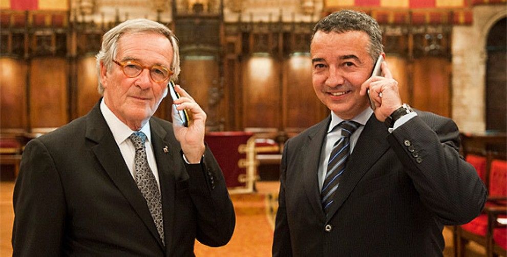 Xavier Trias, amb el fundador de Parlem, Ernest Pérez-Mas, realitzant la primera trucada