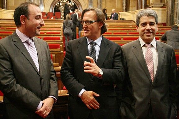 Els tres diputats osonencs, aquest dijous després de la sessió constitutiva del Parlament.