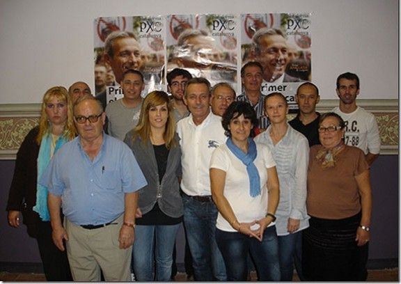 Josep Anglada, amb alguns dels integrants a la candidatura de PxC.