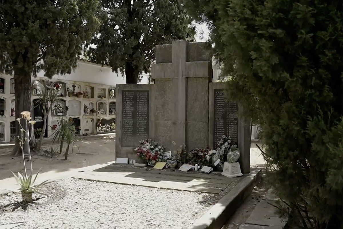 El cementiri d'Arbúcies on resposen les víctimes de l'accident del 1970.