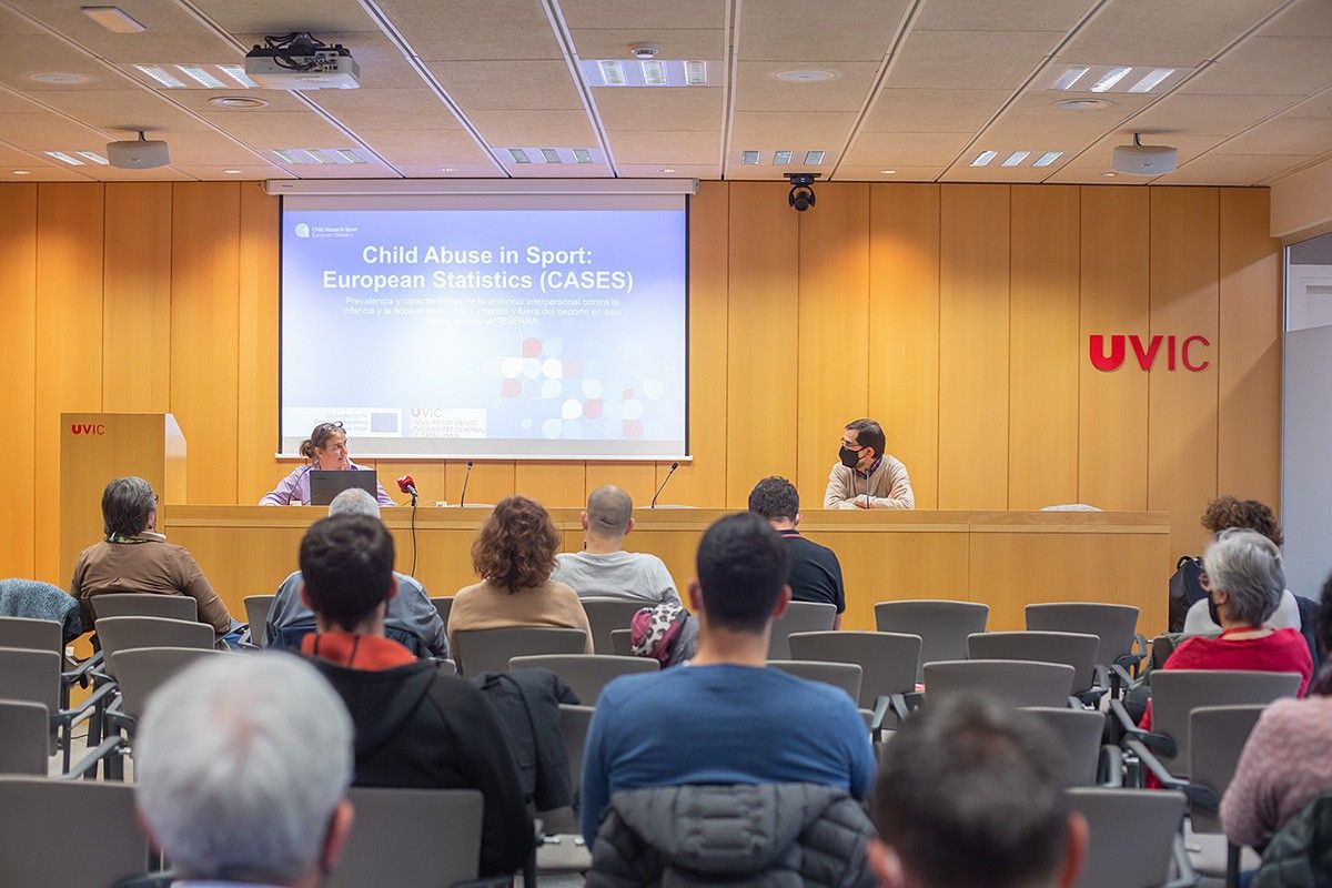Montse Martín i Jordi Collet, en la presentació dels resultats del projecte CASES