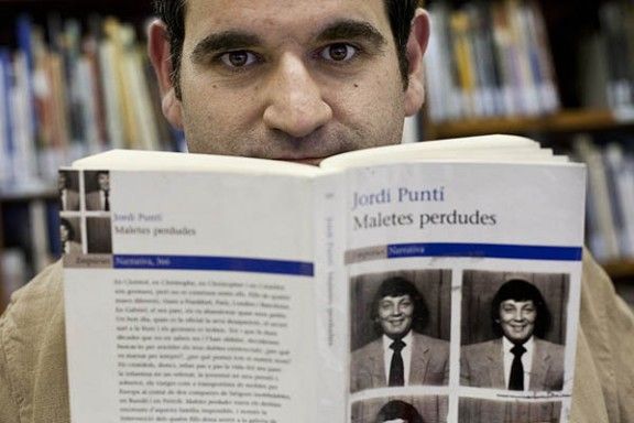 Jordi Puntí ha parlat de la seva penúltima novel•la, Maletes perdudes.