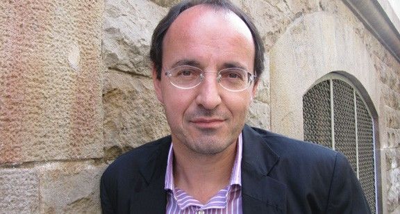 Antoni Pladevall, l'escriptor que posa en solfa les consultes.