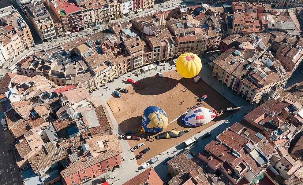 La plaça Major de Vic, des d'un globus aerostàtic