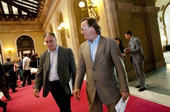 Joan López i Josep Maria Vila d'Abadal, aquest matí al Parlament.