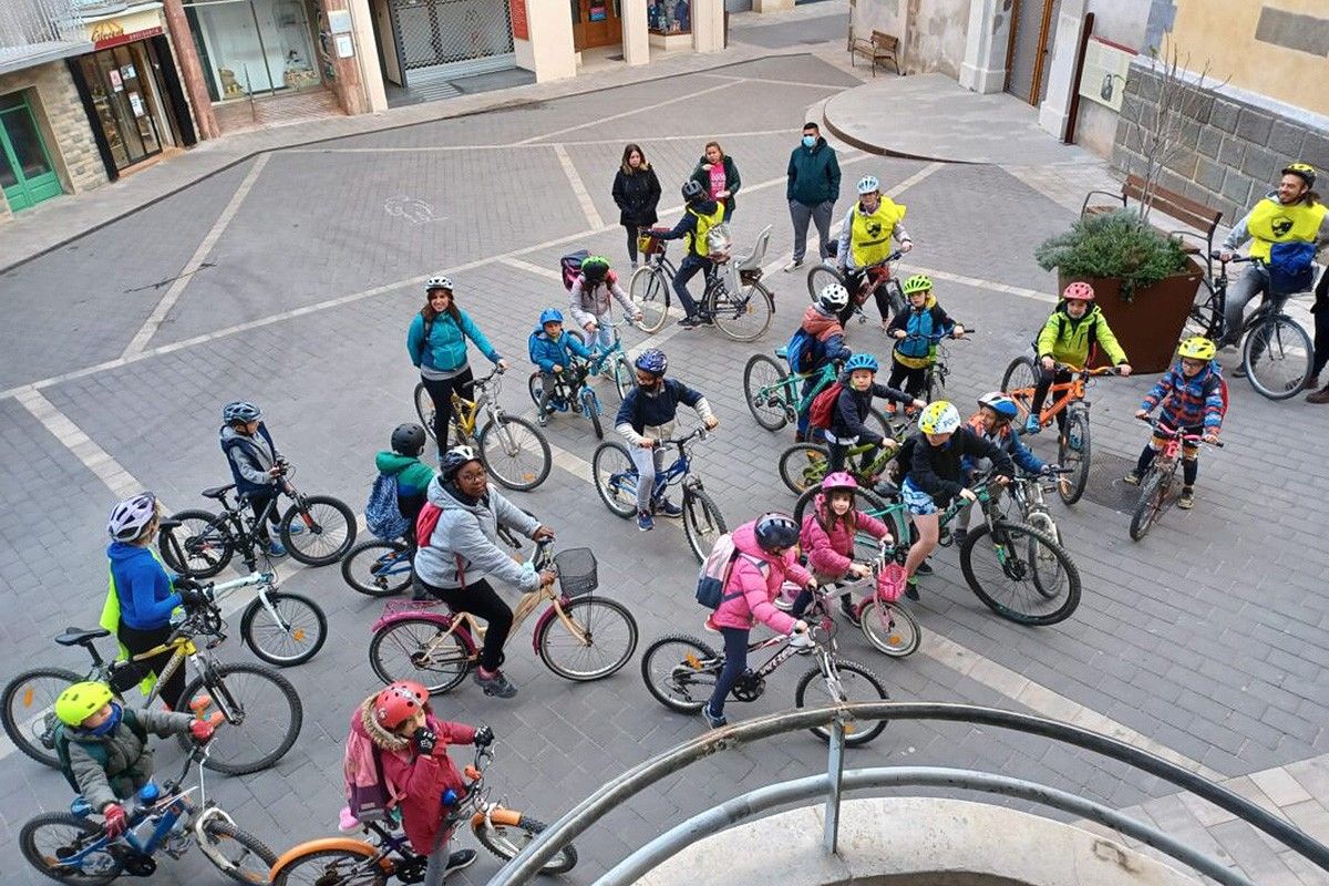 La primera sortida del Bus Bici a Prats de Lluçanès.