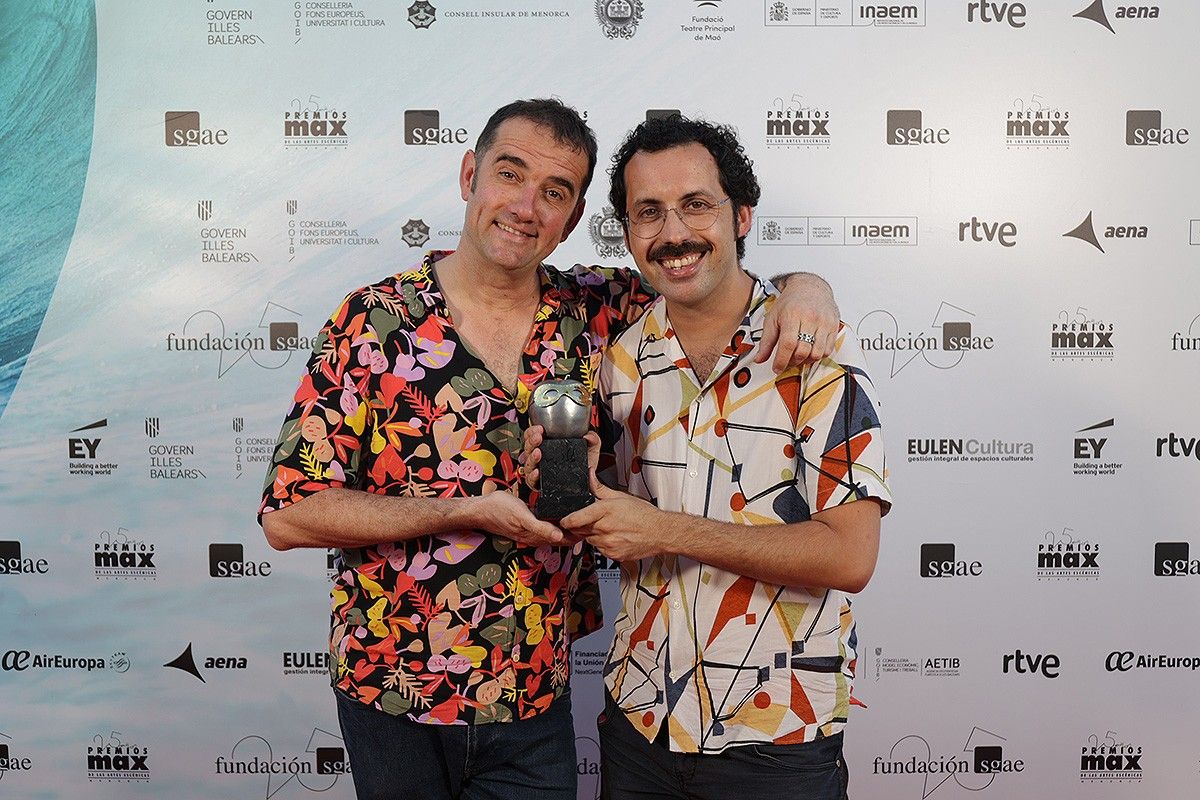 Guillem Albà i Joan Arqué han rebut el Max a la millor direcció d’escena per «Canto jo i la muntanya balla».