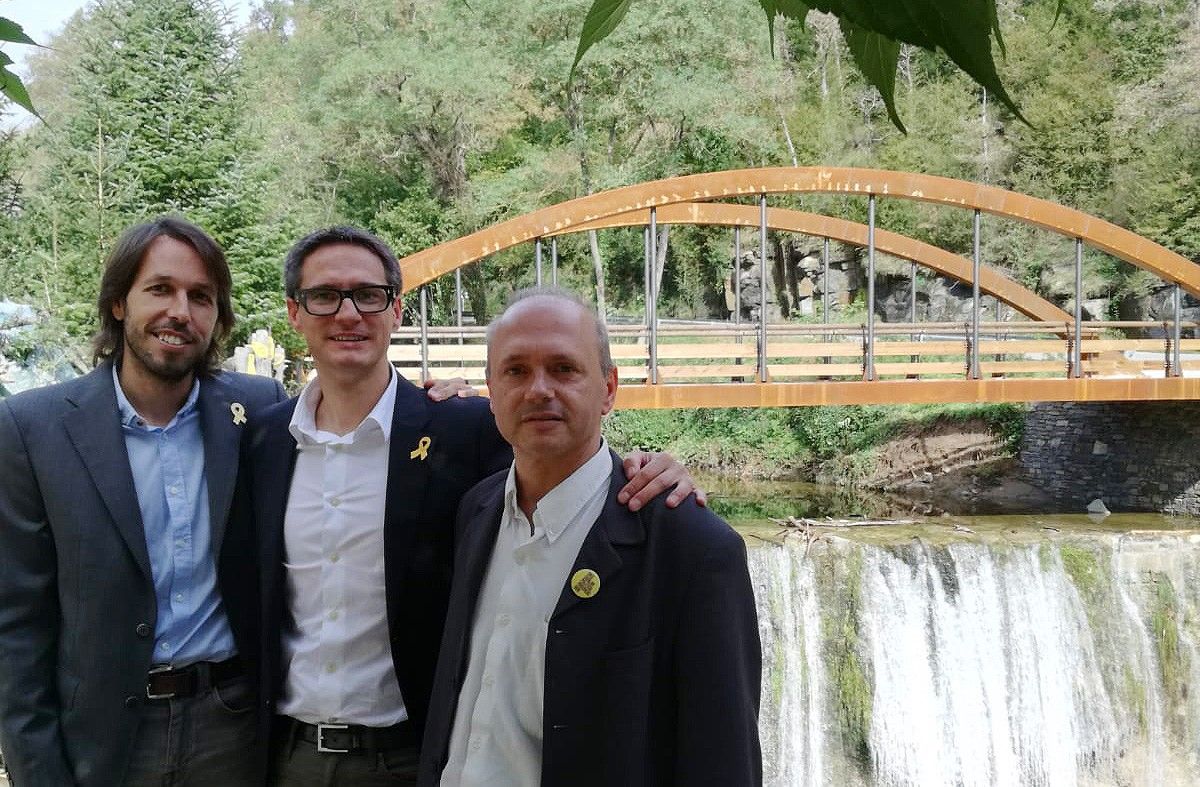 El pont es va inaugurar aquest dissabte amb Albert Marcé,  Josep Ramon Mut i Jordi Fàbrega