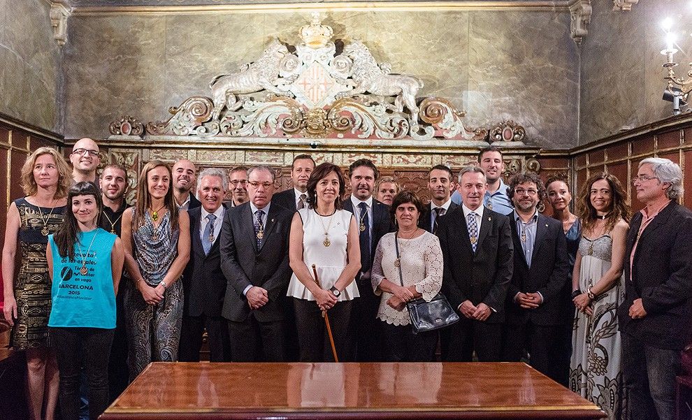 Foto de família amb tots els regidors del nou consistori, el dia de la seva constitució