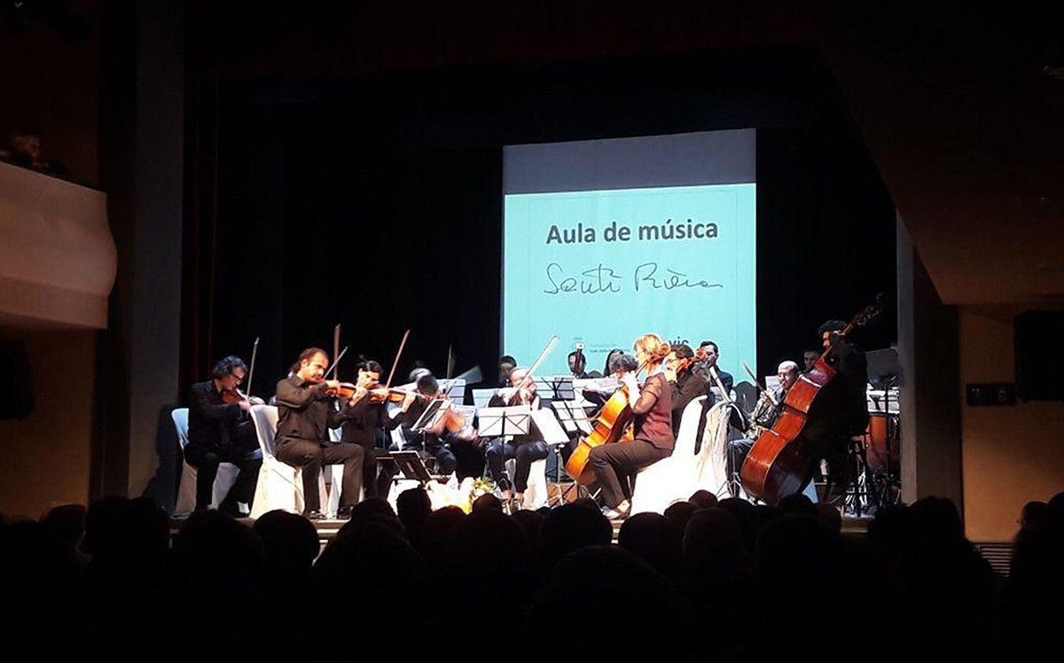 Durant el concert pedagògic al Saló Catalunya.