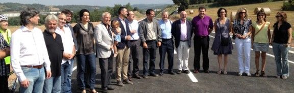 Alcaldes del Lluçanès, amb el conseller Sant Vila i el nucli directiu de la conselleria.