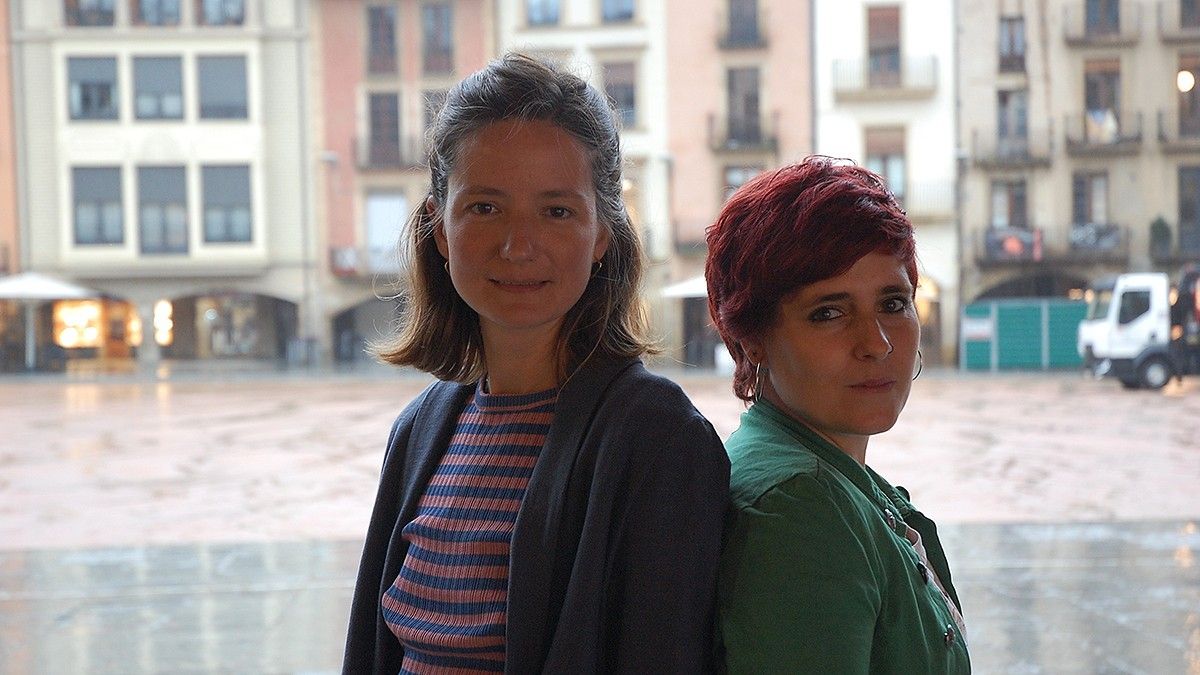 Mireia Serra i Saioa Baleztena, autores del llibre «Totes les lactàncies molen».