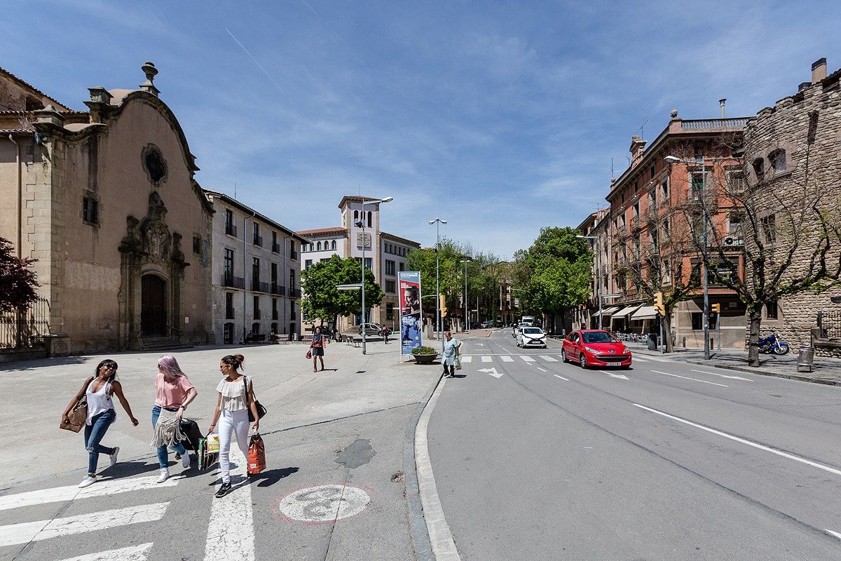 La plaça de Gerbert d'Orlhac i la Rambla Hospital