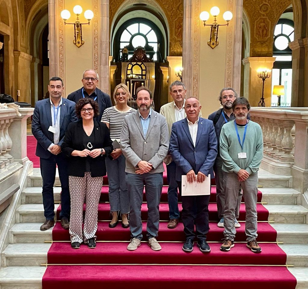 El Vicepresident de la Diputació de Lleida ha acompanyat a l'Associació de Micropobles de Catalunya en una reunió de treball al Parlament de Catalunya