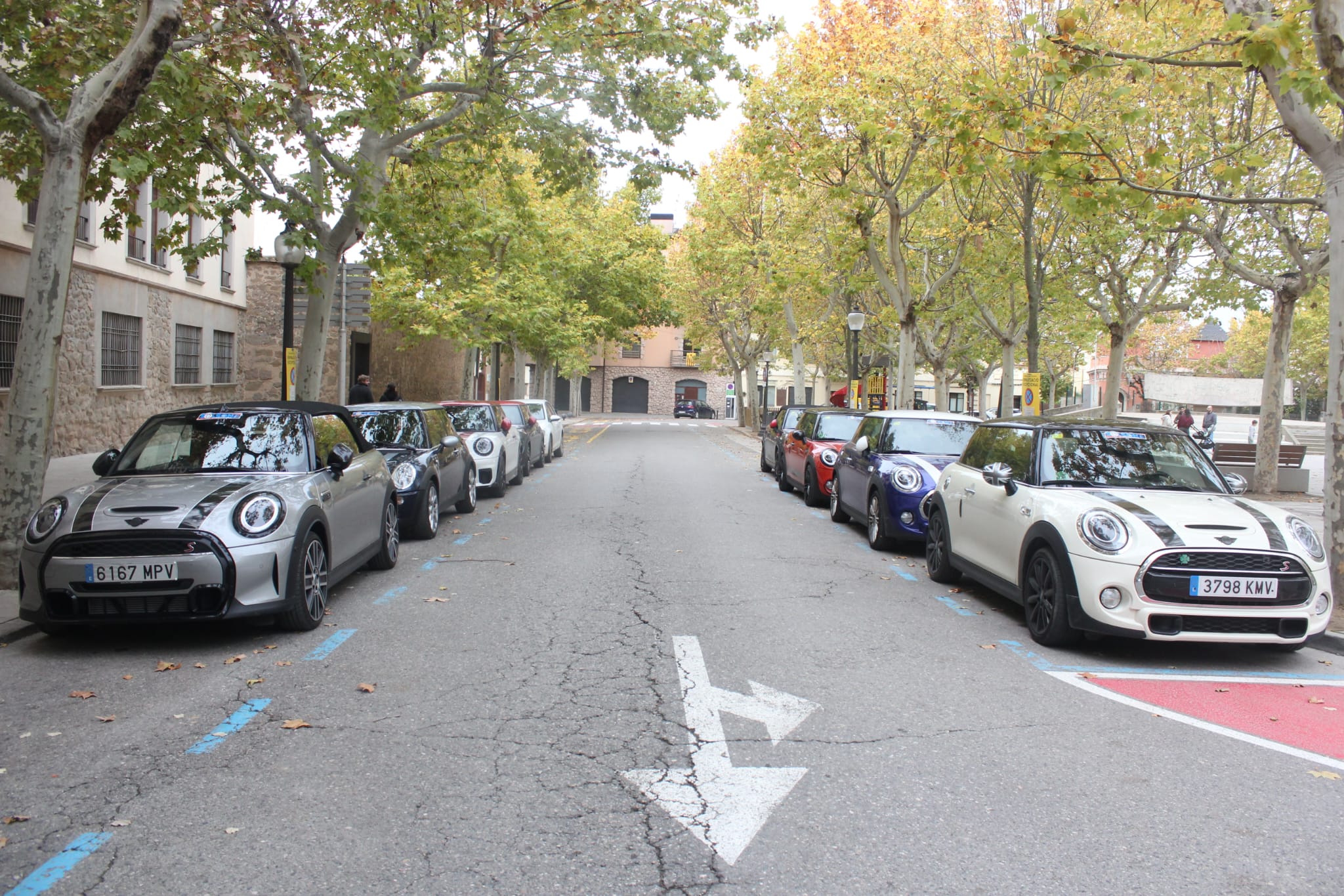 Una part dels vehicles participants van poder veure's a la Plaça del Camp el diumenge