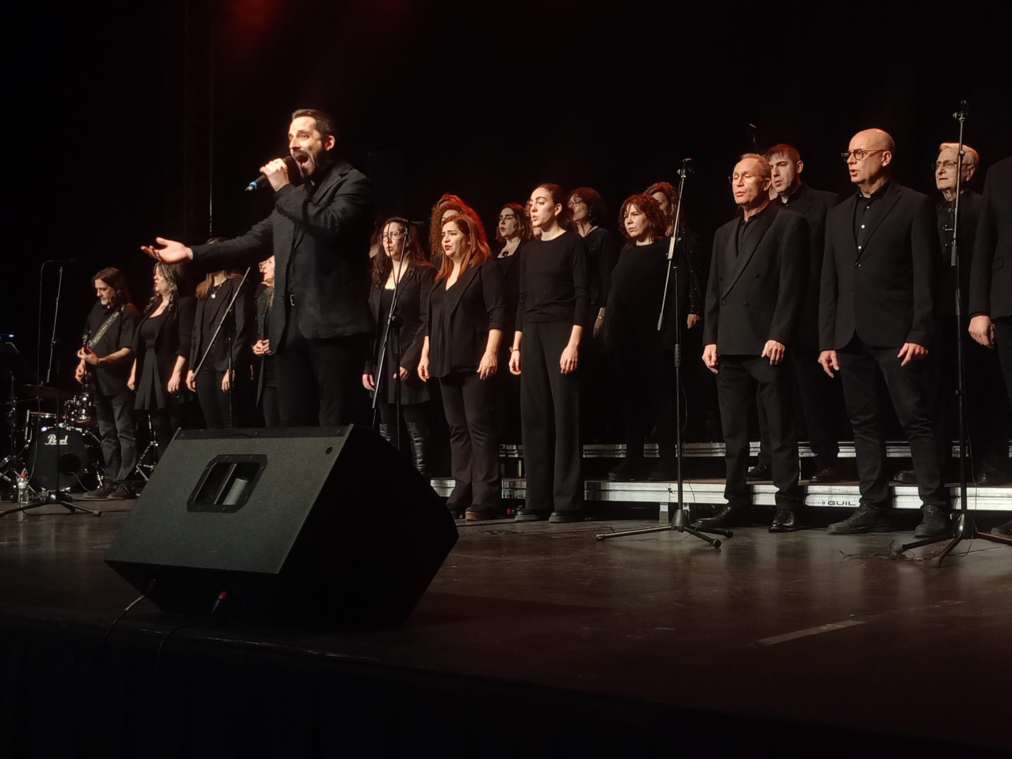 L'Orfeó Lleidatà damunt l'escenari de la Polivalent