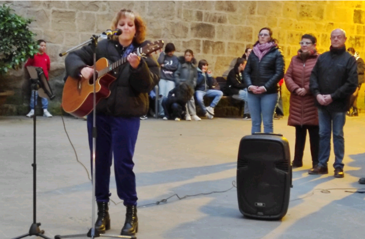 Actuació musical de l'Alba Marbà