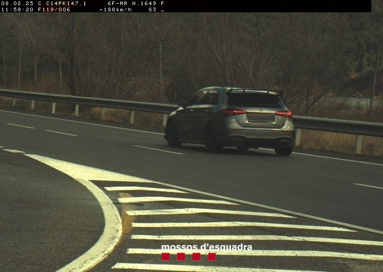 El radar va enxampar el vehicle circulant a 188 quilòmetres per hora per la C-14.   Autor: Mossos d'Esquadra