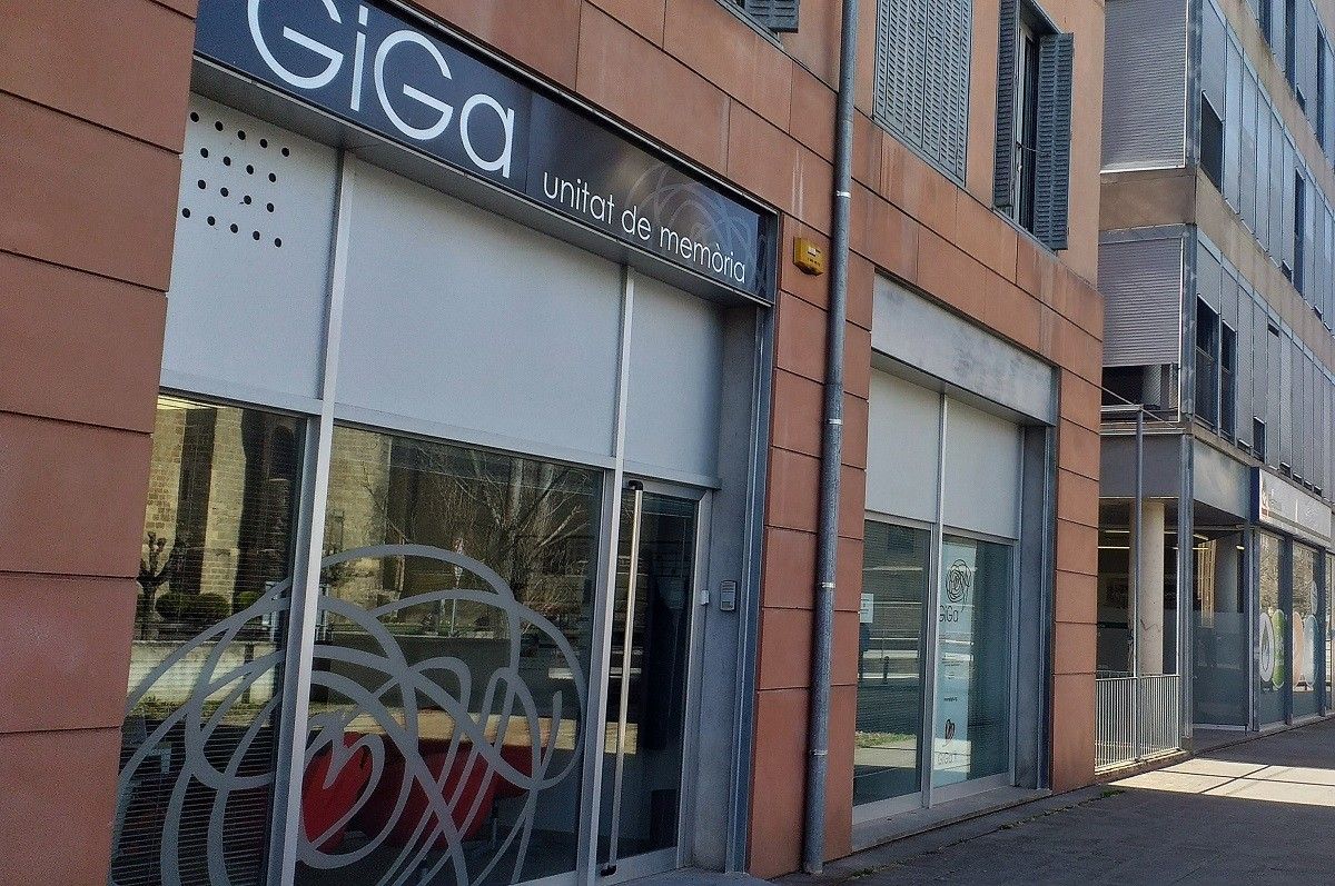 Façana del local de l'Associació GiGa a Solsona