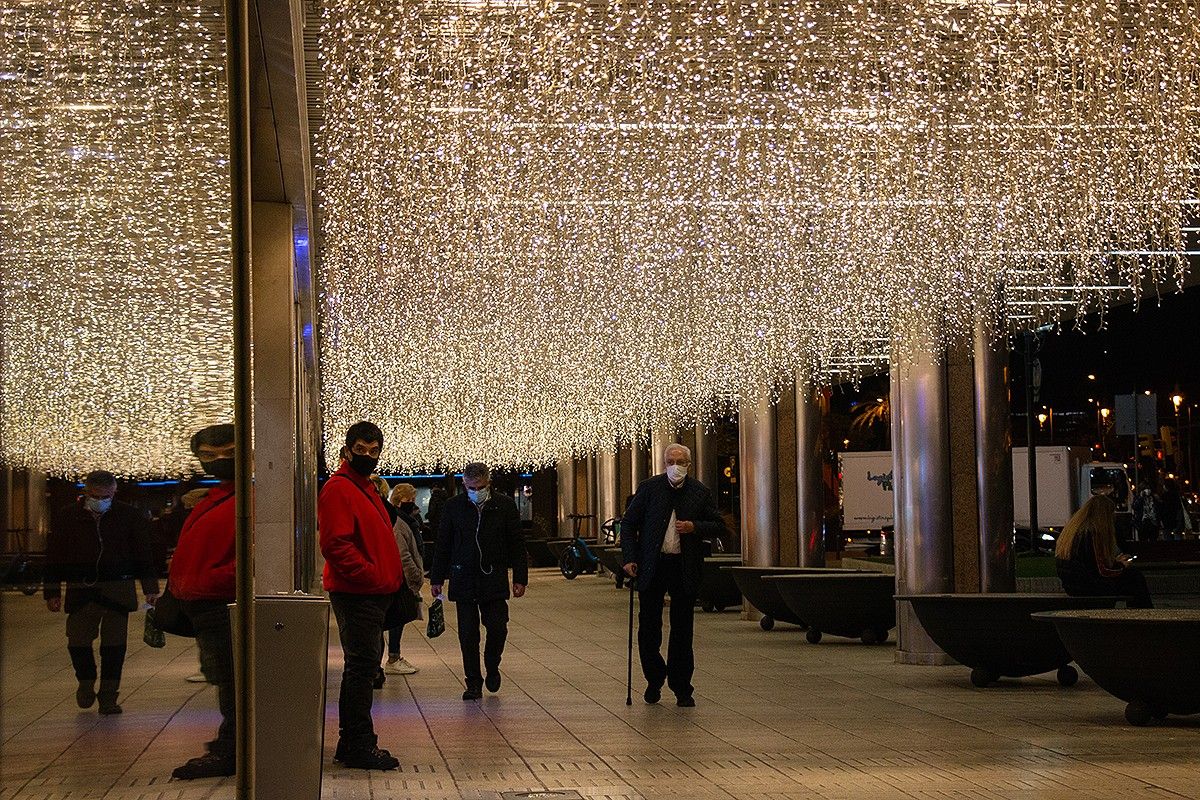 Il·luminació nadalenca als carrers del centre de Barcelona